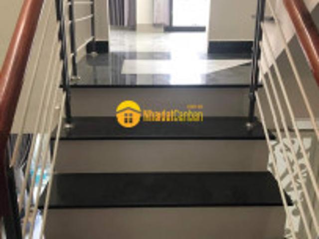 Nhà mặt phố bán