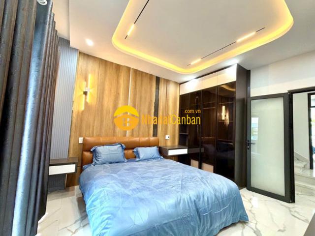 Nhà mặt phố bán
