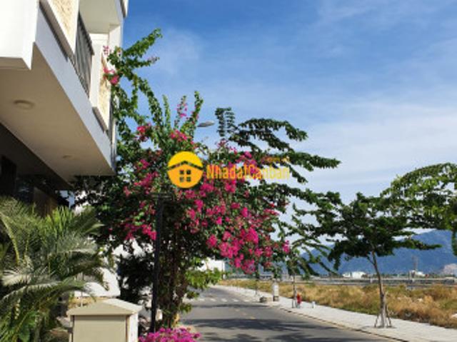 Nhà mặt phố bán