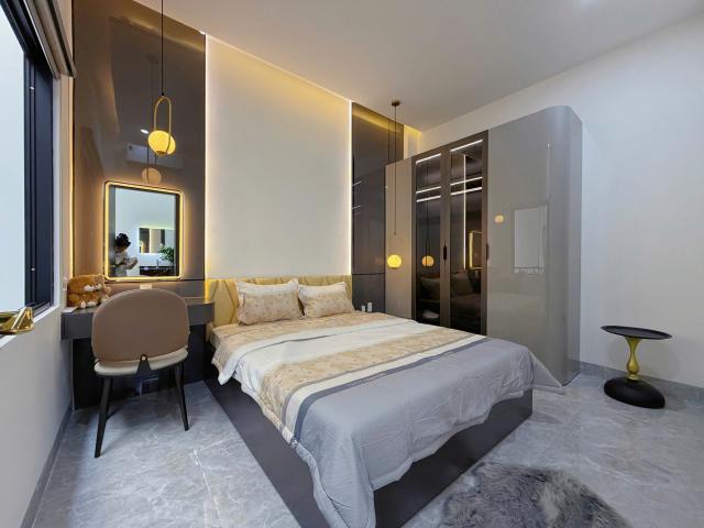 Nhà mặt phố bán