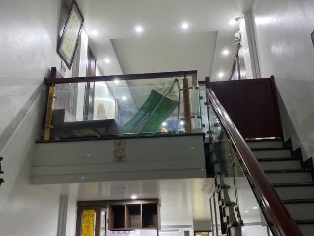 Nhà mặt phố bán