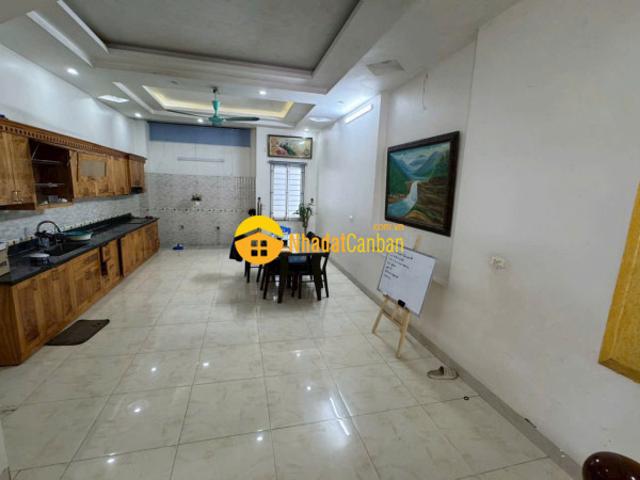Nhà mặt phố bán