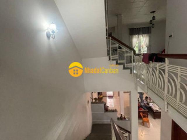 Nhà mặt phố bán
