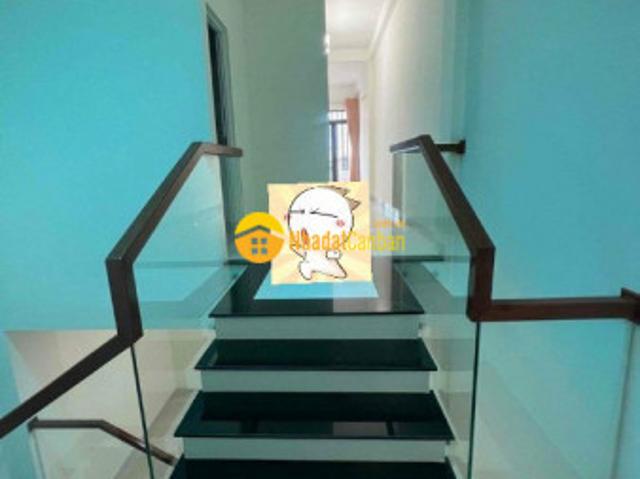 Nhà mặt phố bán