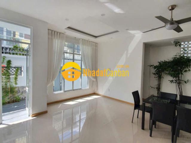 Nhà mặt phố bán
