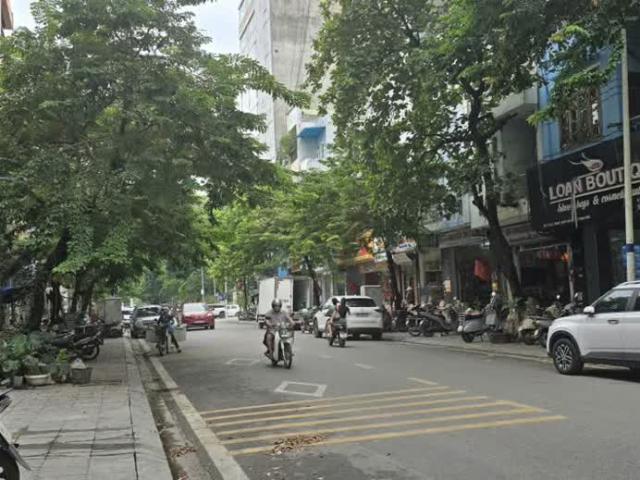 Nhà mặt phố bán