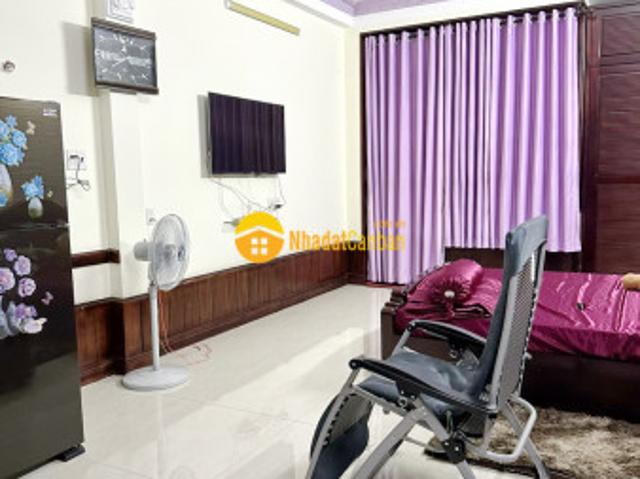 Nhà mặt phố bán