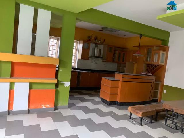Nhà mặt phố bán