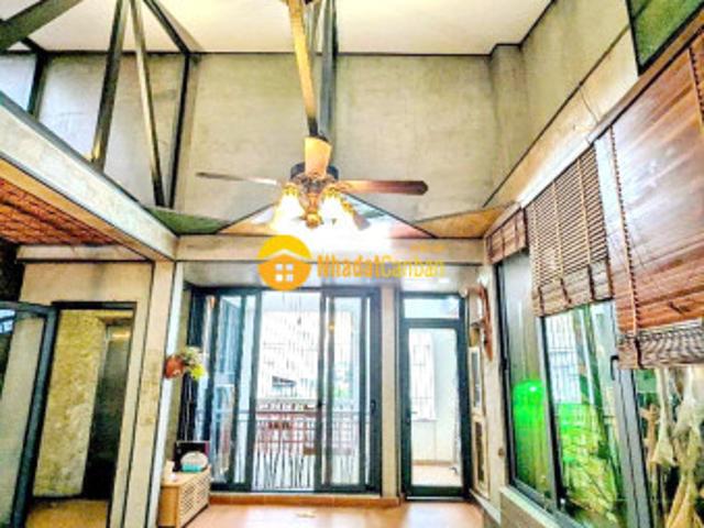 Nhà mặt phố bán