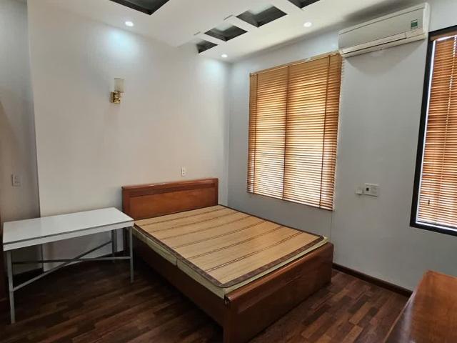 Nhà mặt phố bán