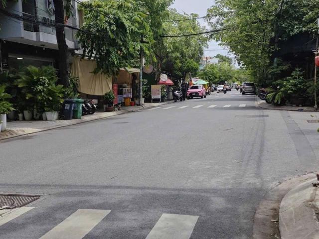 Nhà mặt phố bán