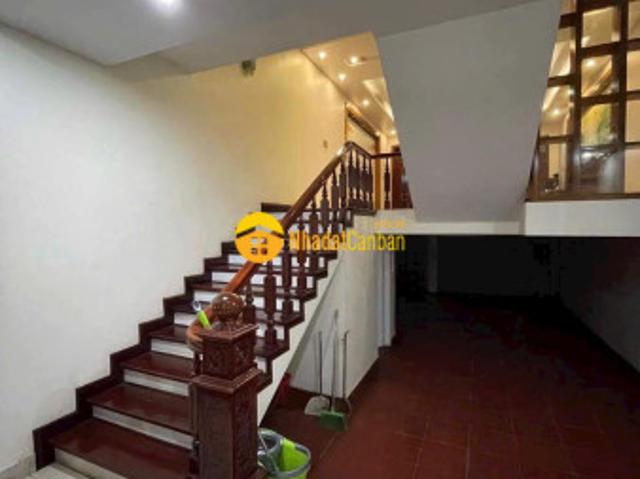 Nhà mặt phố bán
