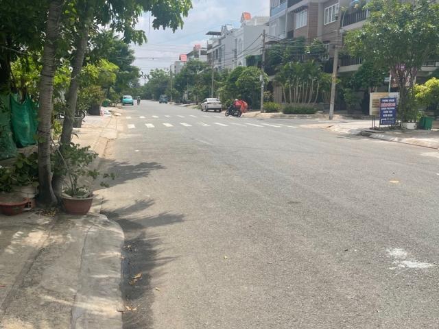 Nhà mặt phố bán