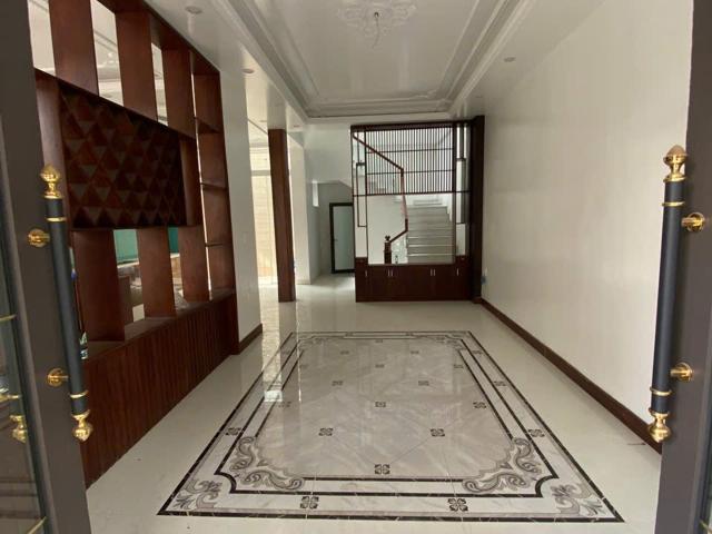 Nhà mặt phố bán