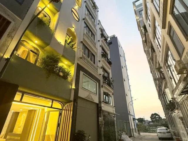 Nhà bán tại Khuôn viên UBND Thành phố Hồ Chí Minh, Thành phố Hồ Chí Minh