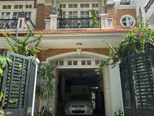Nhà mặt phố bán