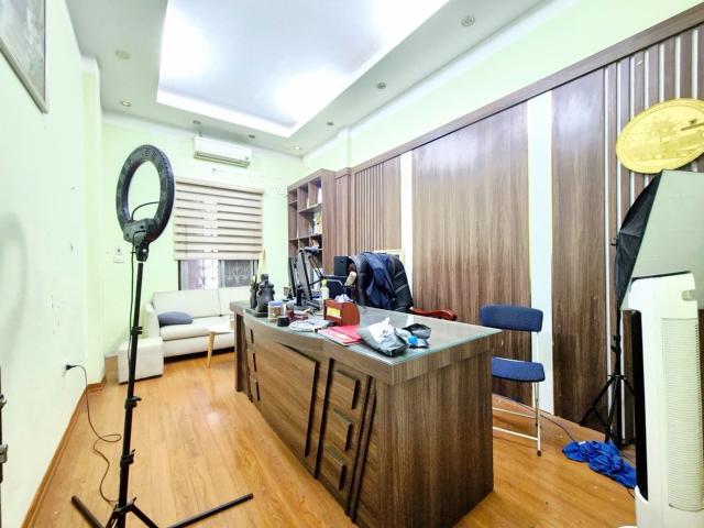 Nhà mặt phố bán