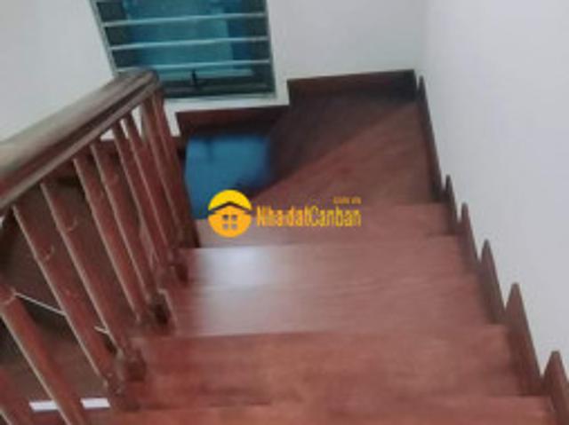 Nhà mặt phố bán