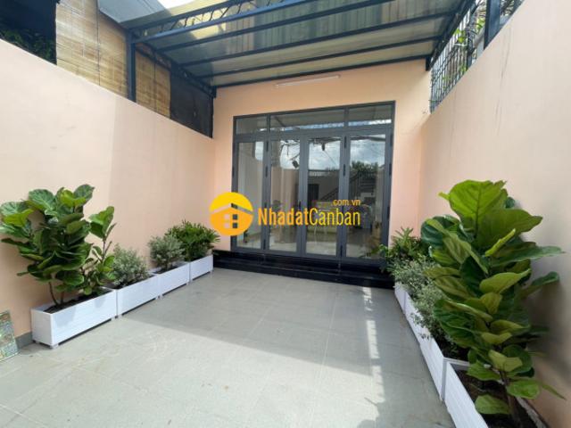 Nhà mặt phố bán