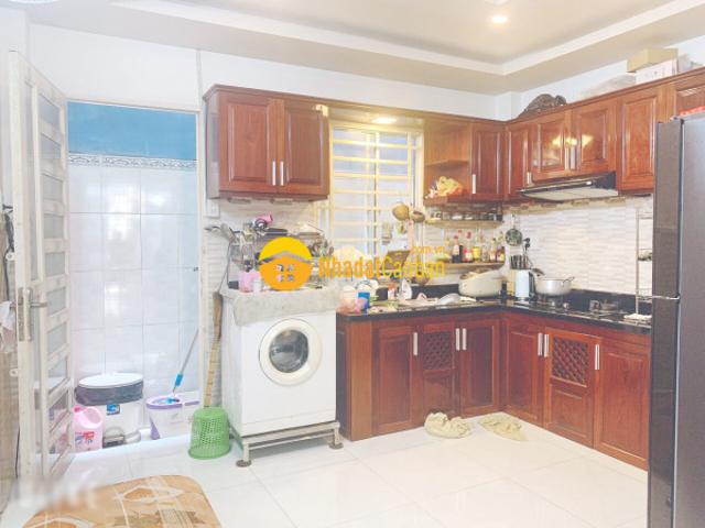 Nhà mặt phố bán