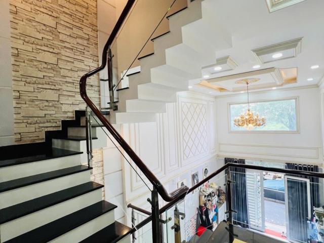 Nhà mặt phố bán
