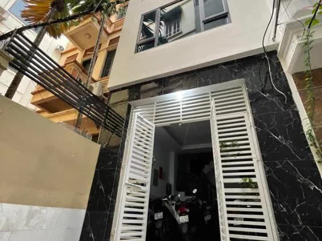 Nhà mặt phố bán tại Hoàn Kiếm, Hà Nội