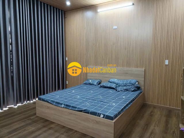 Nhà mặt phố bán