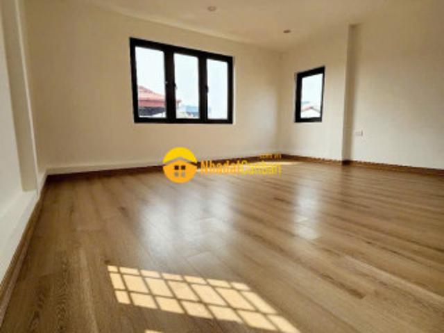 Nhà mặt phố bán