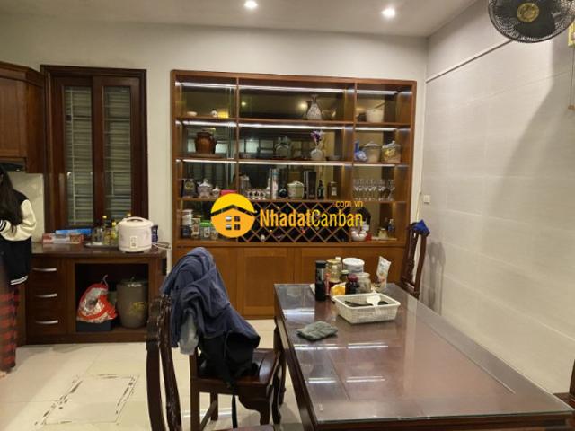 Nhà mặt phố bán