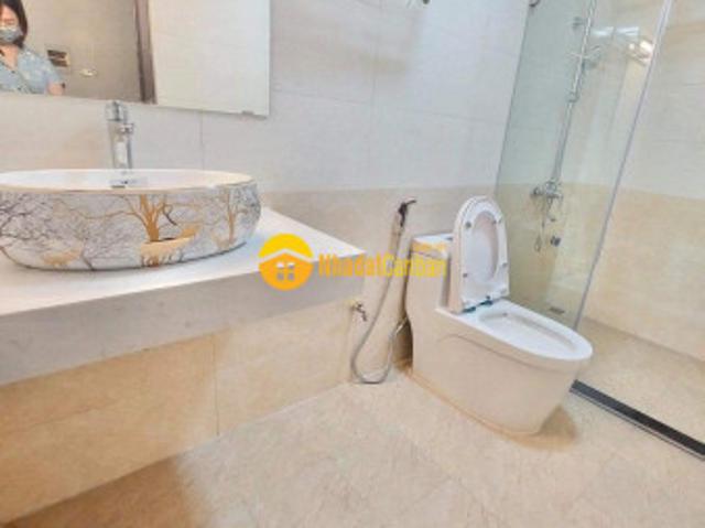 Nhà mặt phố bán