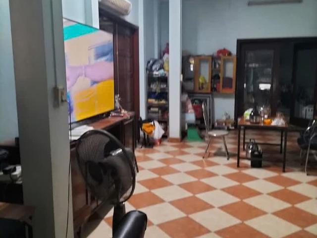 Nhà mặt phố bán