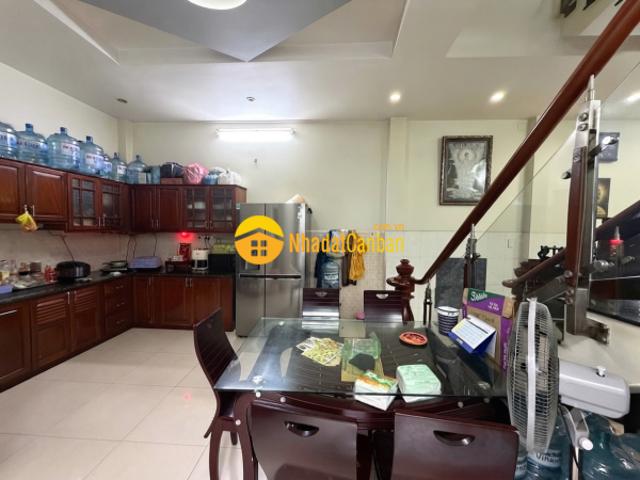 Nhà mặt phố bán