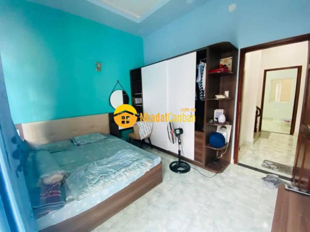 Nhà mặt phố bán