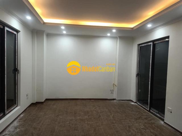 Nhà mặt phố bán