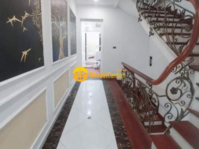 Nhà mặt phố bán