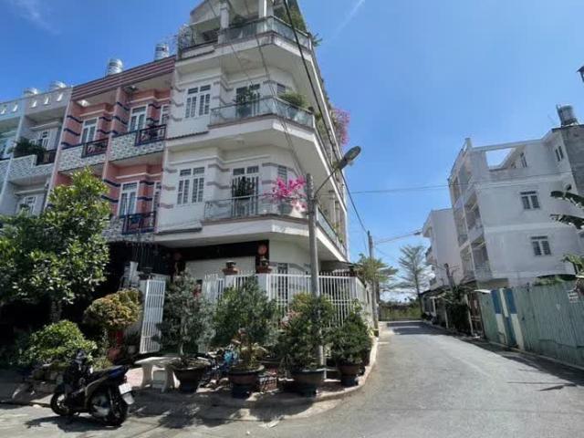 Nhà bán tại Khuôn viên UBND Thành phố Hồ Chí Minh, Thành phố Hồ Chí Minh