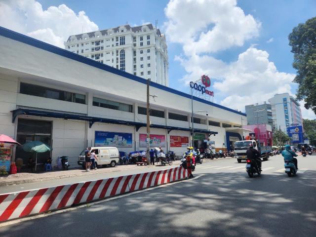 Nhà mặt phố bán