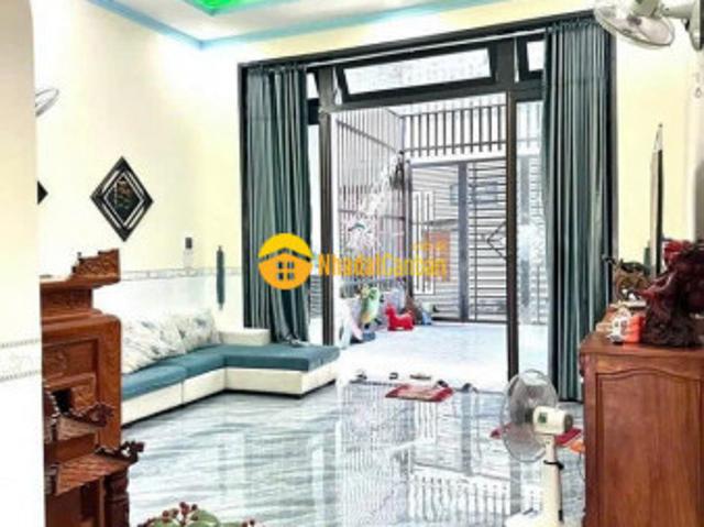 Nhà mặt phố bán