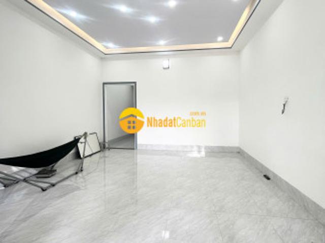 Nhà mặt phố bán