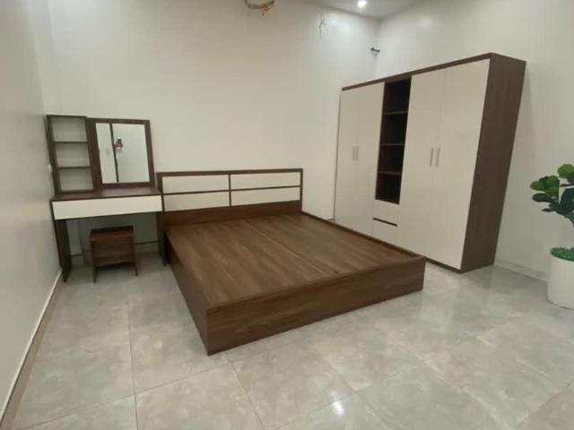 Nhà mặt phố bán