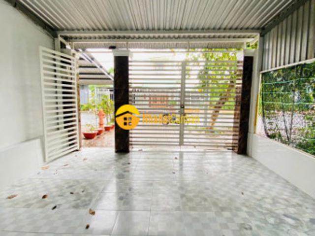 Nhà mặt phố bán