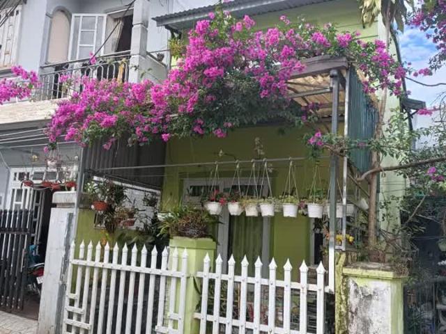 Nhà mặt phố bán