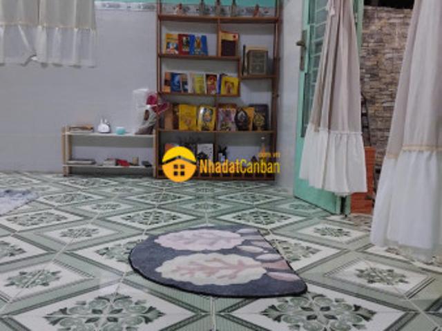 Nhà mặt phố bán