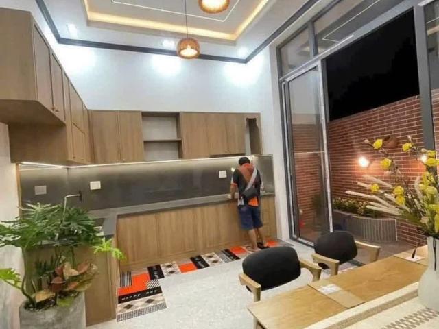 Nhà mặt phố bán