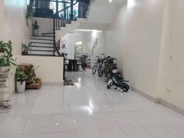 Nhà mặt phố bán