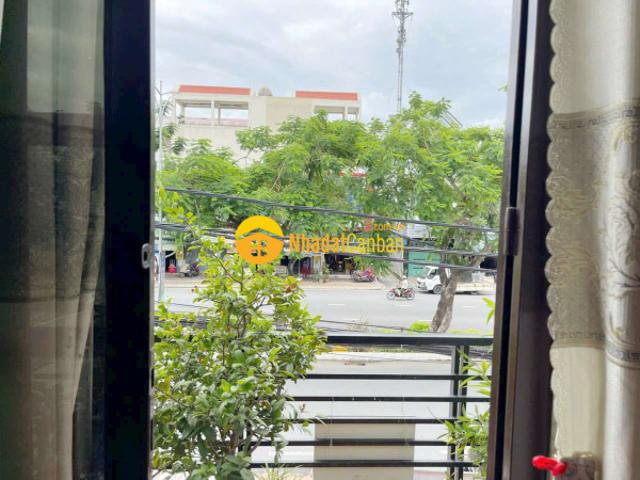 Nhà mặt phố bán