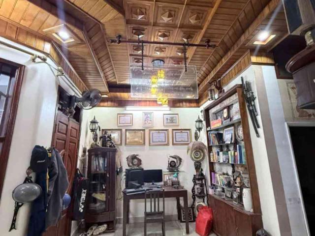 Nhà mặt phố bán