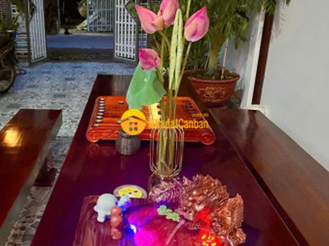 Nhà mặt phố bán