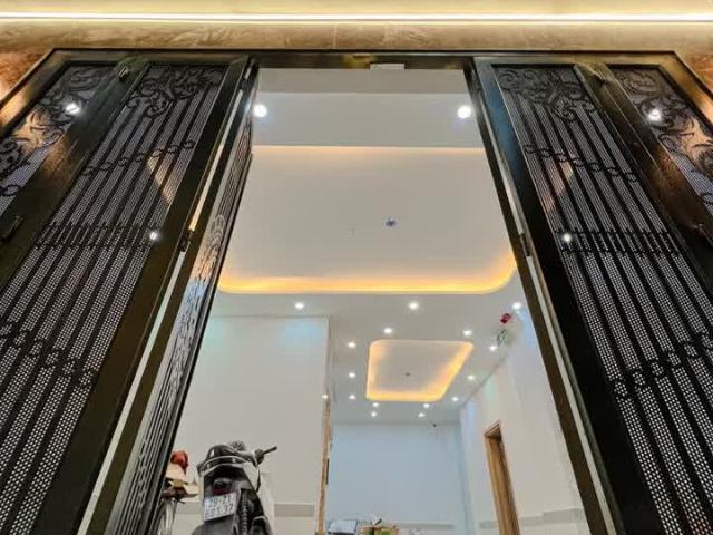 Nhà mặt phố bán tại Hoàn Kiếm, Hà Nội