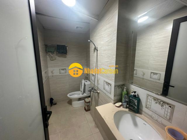 Nhà mặt phố bán